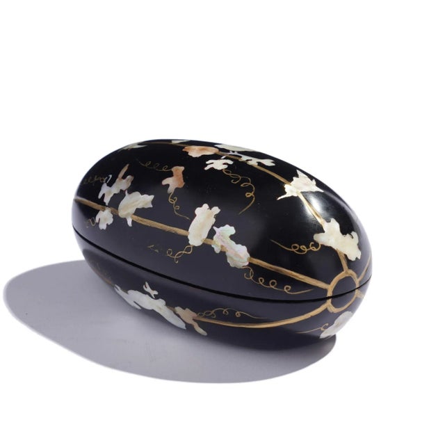 Japanese Hand Carved Melon Form Black Lacquered Box For Sale - Image 4 of 12