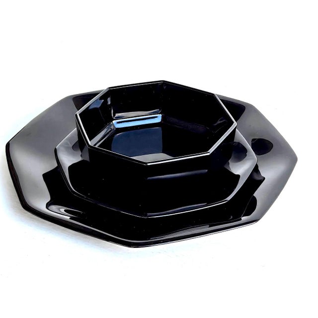 Offered is a set of Arcoroc octagon-shaped dinnerware from their "Octime" collection made in France in the 80s. The...