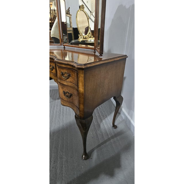 Queen Anne Walnut Dressing Table, 1920 For Sale - Image 9 of 18