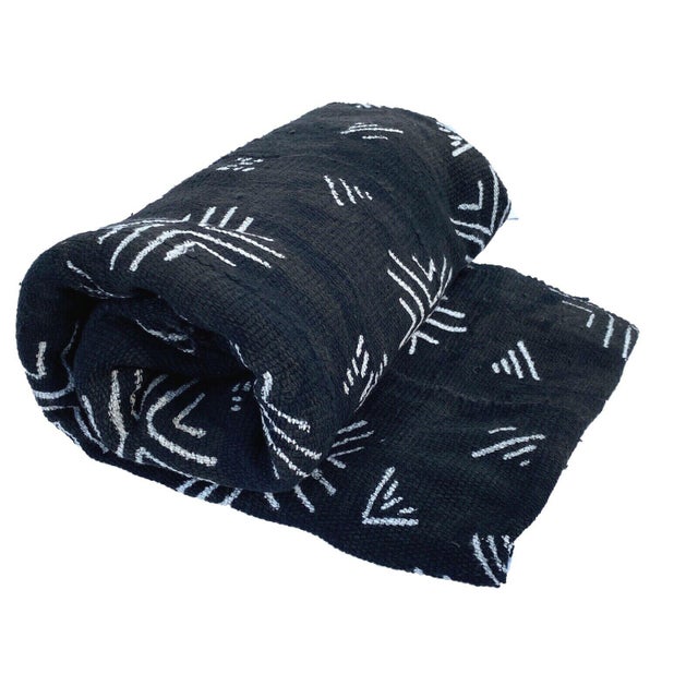 1980s Vintage African Black and White Mud Cloth Textile Mali 42" by 62" For Sale - Image 5 of 7