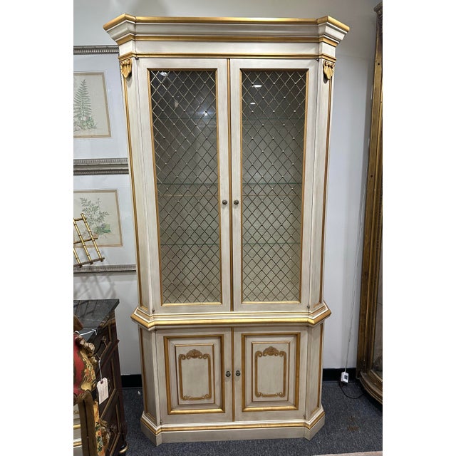Ivory Vintage John Widdicomb Country FrenchChina Vitrine For Sale - Image 8 of 12