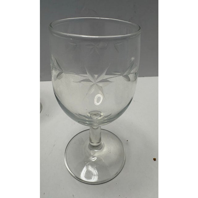 Mid-Century Modern Vintage Mid-Century Etched Floral Wine Sherry Cordial Glasses, Set of 4 1950s For Sale - Image 3 of 8