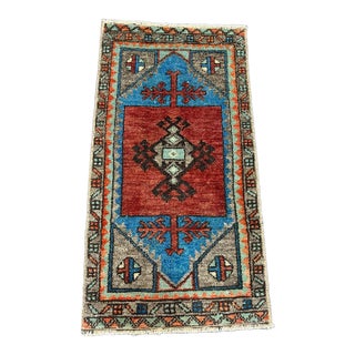 Turkish Yastik Rug 1'4" x 2'6" For Sale