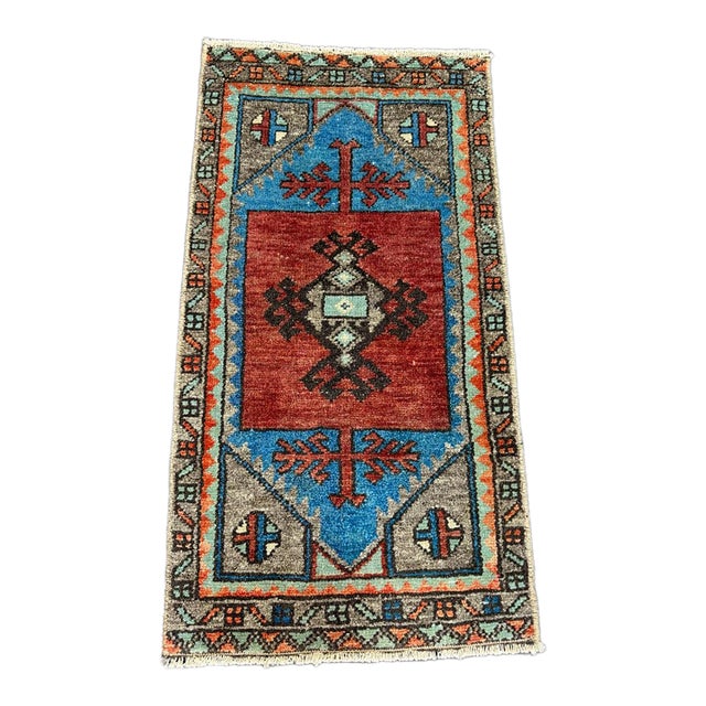 Turkish Yastik Rug 1'4" x 2'6" For Sale