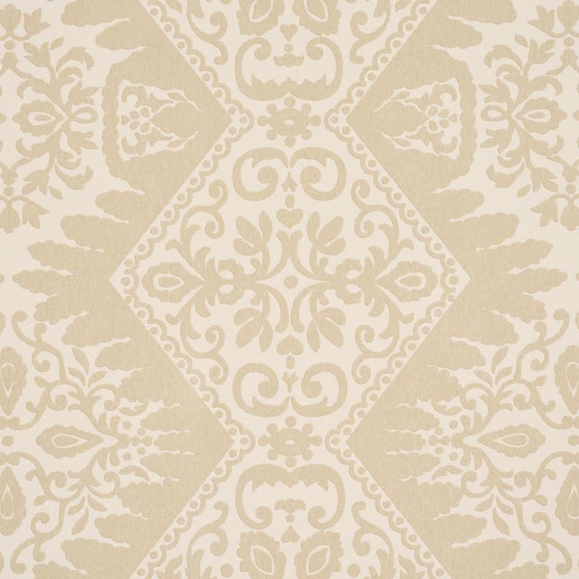 Contemporary Schumacher Berkeley Wallpaper In Wheat For Sale - Image 3 of 5