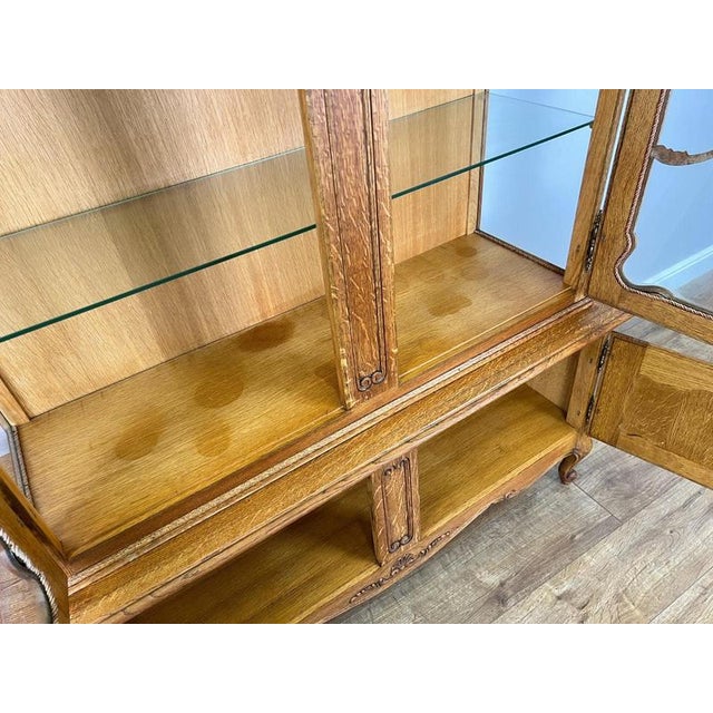 Bookcase Vintage French Louis Xiv Style Oak Glazed Display Cabinet Lot 6490 For Sale - Image 17 of 18