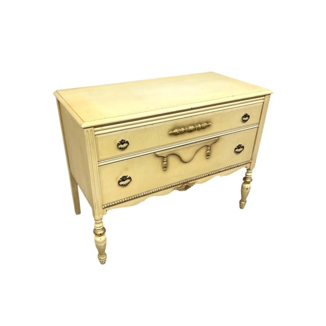 French Provincial Late 20th Century French Provincial Style Painted Dresser With Turned Legs and Ornate Pulls For Sale - Image 3 of 10