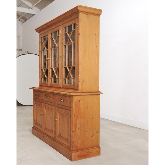 Early 20th Century Country English Georgian Pine Bookcase Astragal Glazed Doors For Sale - Image 5 of 18
