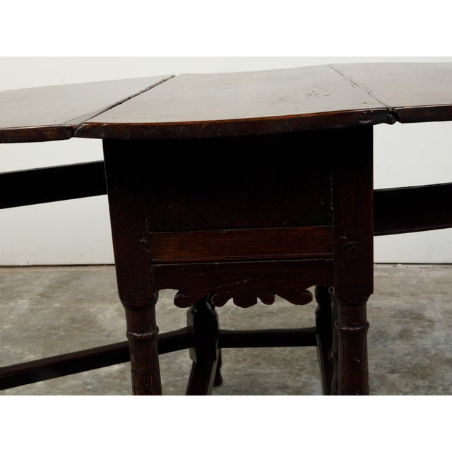 English 18th Century Oval Top Drop-Leaf Gateleg Table with Turned Legs For Sale - Image 10 of 11