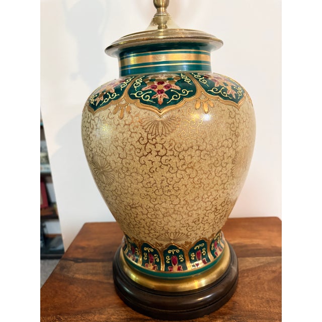 1970s Vintage Wildwood Chinoiserie Hand-Painted Porcelain Brass Table Lamp For Sale - Image 5 of 18