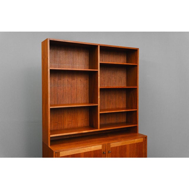 Wood Mid-Century Bookcase in Teak and Pine For Sale - Image 7 of 18