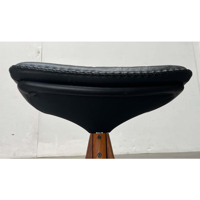 Wood Mid-Century Modern Danish Reclining Ottoman in Teak and Leather from Berg Furniture, 1960s For Sale - Image 7 of 18