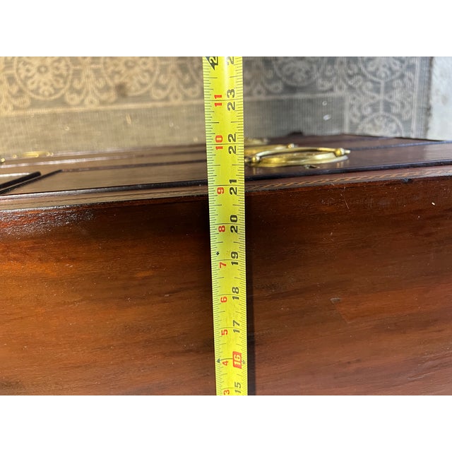 Early 19th Century.Federal Style Mahogany Chest of Drawers. For Sale - Image 13 of 17