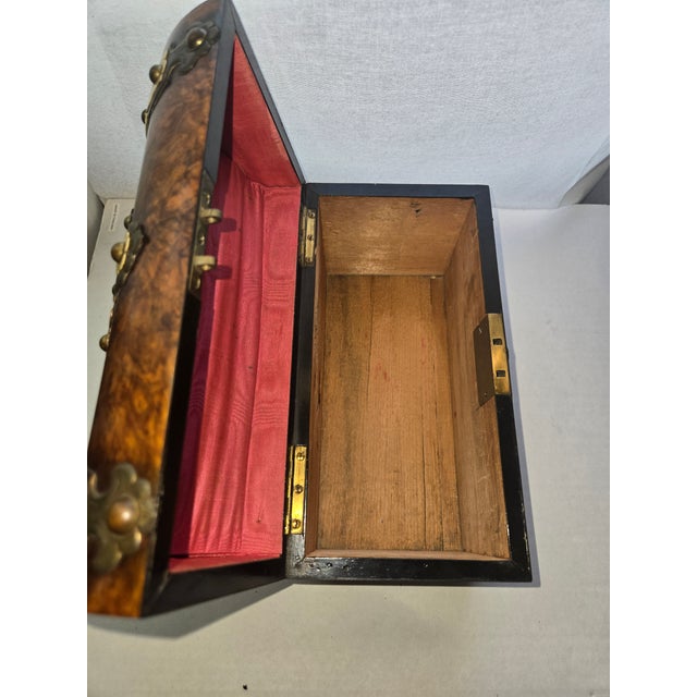 Late 19th Century Victorian Walnut Burl Tea Caddy For Sale In Los Angeles - Image 6 of 7