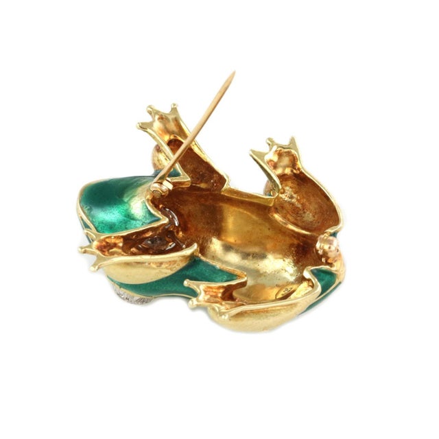 Late 20th Century VinTage Diamond Enamel 14k Two Tone Gold Frog Brooch For Sale - Image 5 of 7