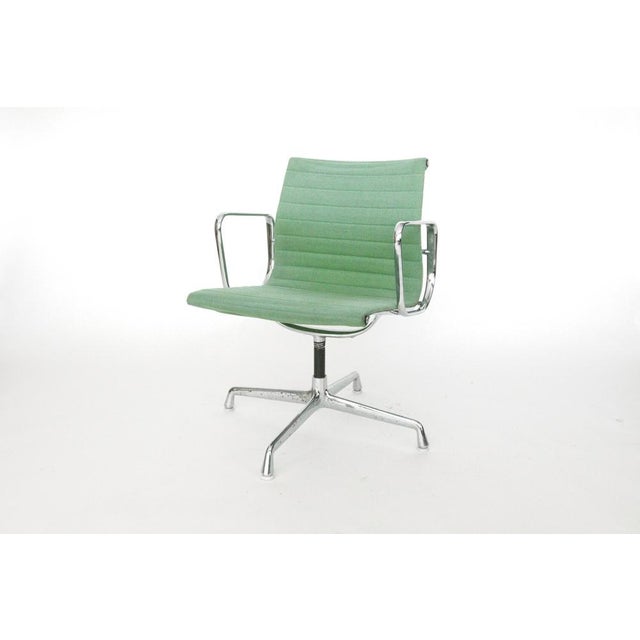 EA 108 Swivel Chair with Aluminium Frame by Charles & Ray Eames for Herman Miller / Vitra, 1970s For Sale - Image 6 of 12