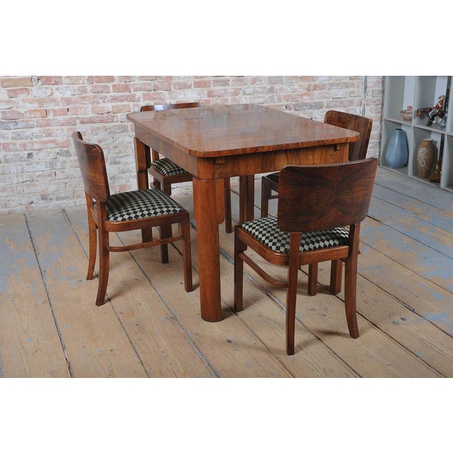 Dissociative:176.5 cm / 69.49″ This extendable dining table originates from the 1920s and stylistically belongs to the Art...