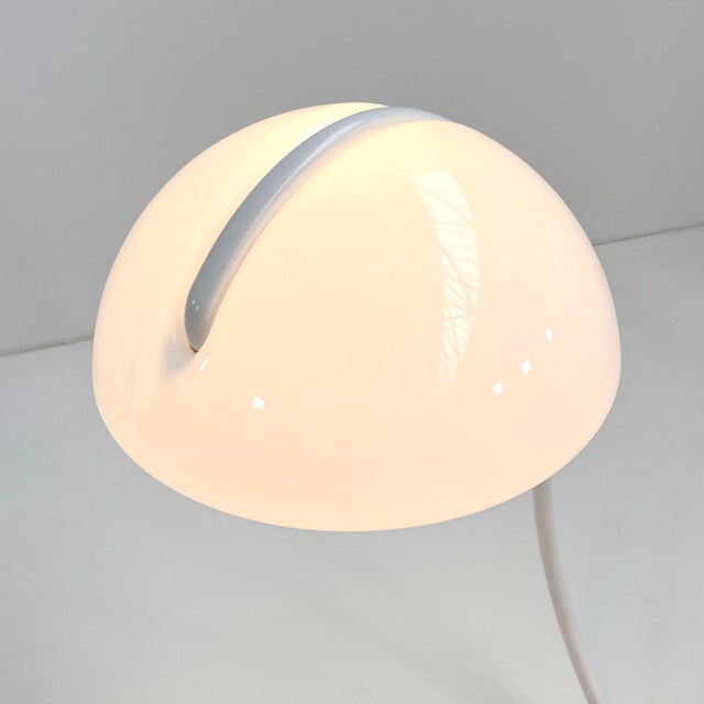 1970s White Serpente Floor Lamp by Elio Martinelli for Martinelli Luce, 1970s For Sale - Image 5 of 11