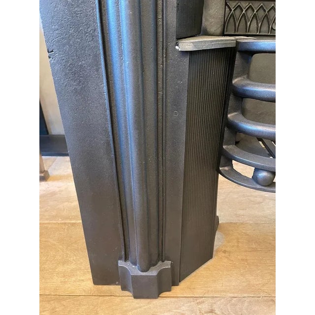 2000 - 2009 Vintage Regency Style Register Grate in Cast Iron, 2000 For Sale - Image 5 of 10