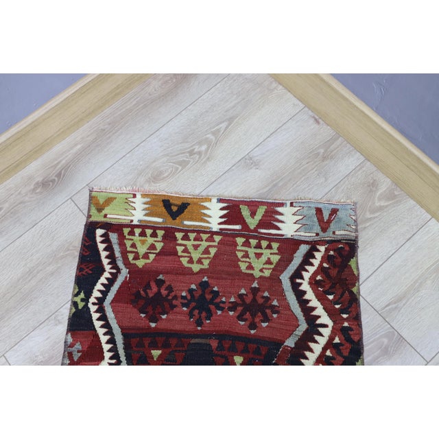 1940s Luxury Ethnic Anatolian Natural Wool Long Runner Kilim Rug For Sale - Image 4 of 11
