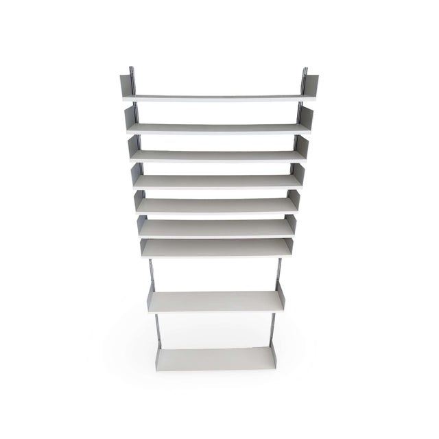 We are offering a beautiful wall shelf from the premium Swiss manufacturer Vitsoe for sale. Designed by Dieter Rams, it...
