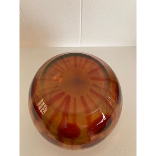 Mid-Century Modern Vintage Amber With Red Polkadot MCM Art Glass Rose Bowl For Sale - Image 3 of 7
