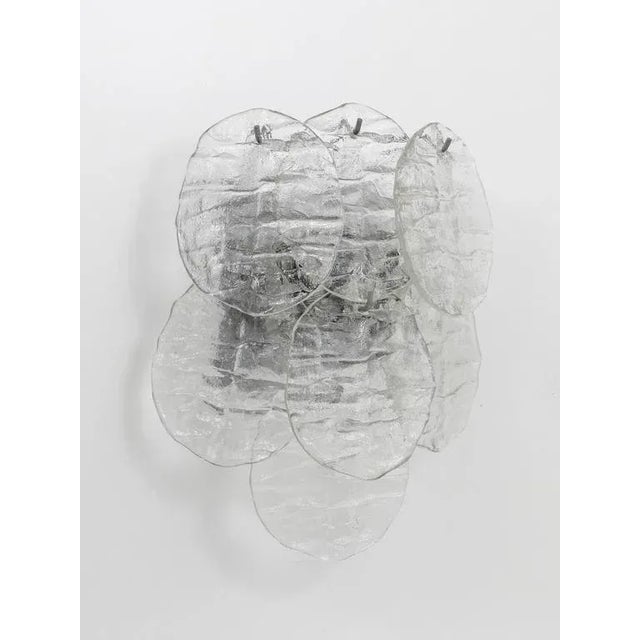 1960s Modernist Blatt Ice Glass Disc Sconce attributed to J. T. Kalmar for Kalmar, Austria, 1960s For Sale - Image 5 of 9