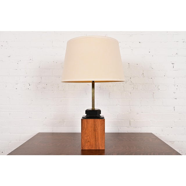 Milo Baughman Style Mid-Century Modern Teak and Brass Table Lamp, Circa 1960s For Sale - Image 12 of 12