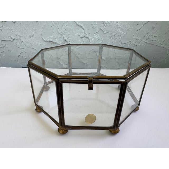 Metal Vintage Mexican Brass & Glass Octagonal Display Boxes, Set of 2 – Micro Kit Mexico For Sale - Image 7 of 12