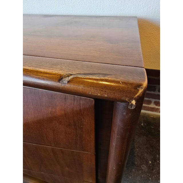 Wood United Furniture Walnut Diamonds Long Dresser MCM Vintage For Sale - Image 7 of 11