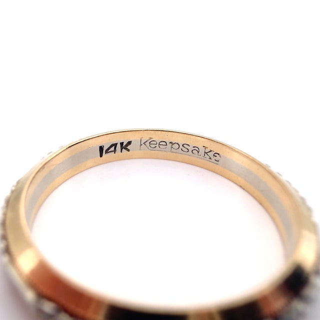 Metal Vintage Retro Two Tone Gold Keepsake Orange Blossom Wedding Band, Ring Size 7 For Sale - Image 7 of 10