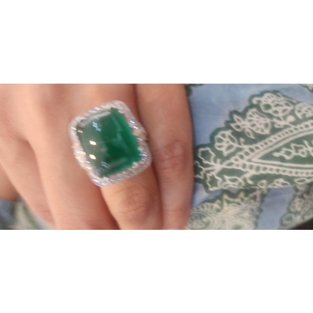 Natural Zambian Cabochon Emerald Diamond Ring in 18k Gold For Sale - Image 4 of 8