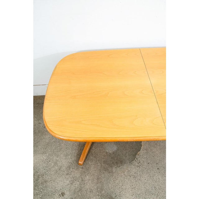 1960s Mid Century Modern Dining Table Rectangular Rounded Blonde Mahogany Vintage MCM For Sale - Image 11 of 12