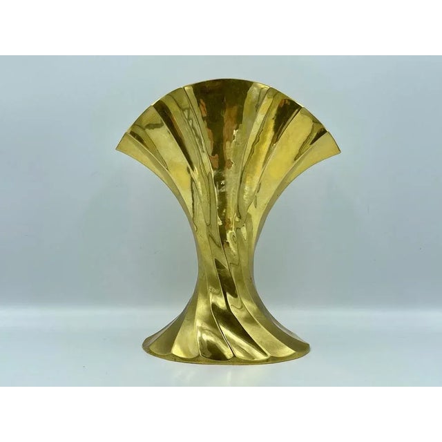 Sculptural Shell Vase in Brass, 1960s For Sale - Image 9 of 13