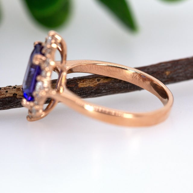 Metal 1.62ct Tanzanite & Diamond Ring in Solid 14k Gold – Emerald Cut 8×6mm For Sale - Image 7 of 7