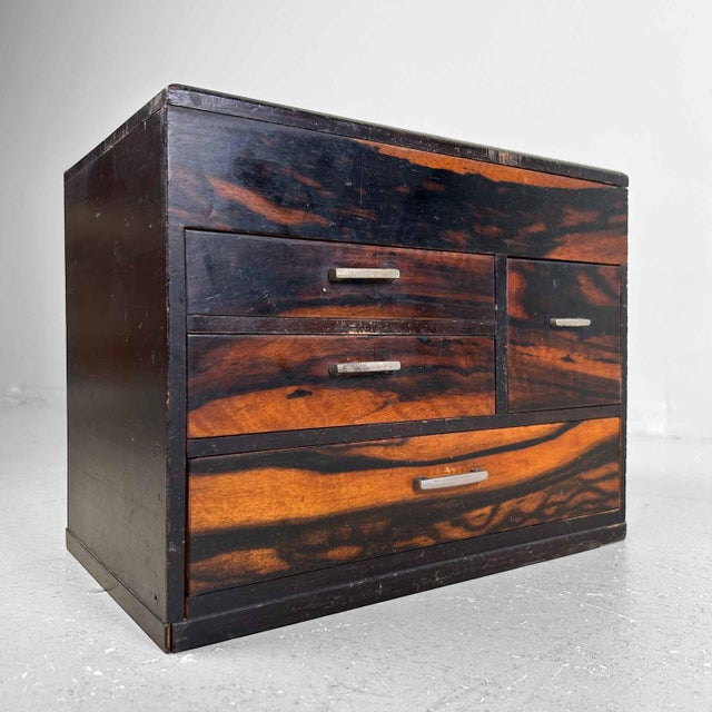 Antique sewing box from the 1920s, Japan. Dimensions: height 23 cm, width 29 cm, depth 18 cm. Features four convenient...
