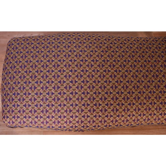 French 1910s Antique French Louis XV Walnut Hand Carved Window Bench / New Upholstery For Sale - Image 3 of 16
