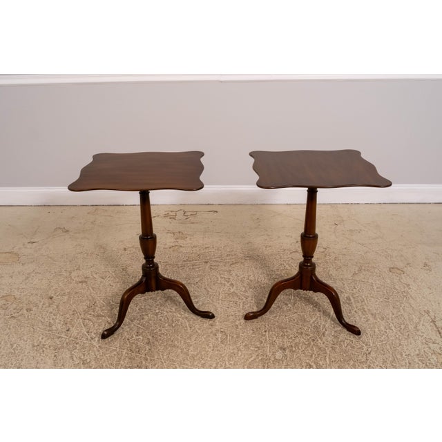 Kittinger 1960s Pair Kittinger Colonial Williamsburg Cw-20 Tilt Top Tables For Sale - Image 4 of 18