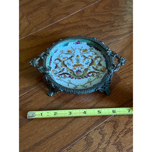 Exquisite Antique Hua Rong Tang Zhi Porcelain Brass Footed Decorative Trinket Plate For Sale - Image 10 of 12