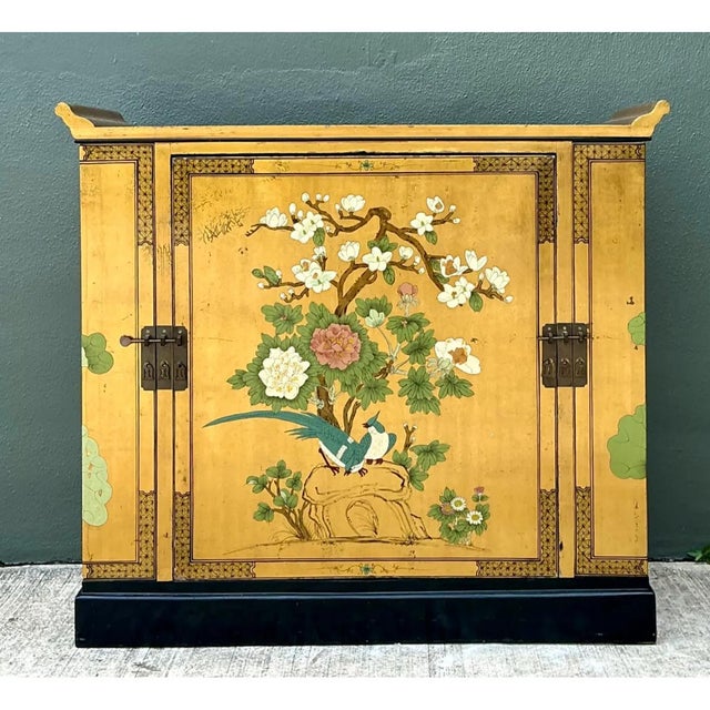 Chinoiserie Vintage Chinoiserie Gilt Floral Dry Bar For Sale - Image 3 of 12