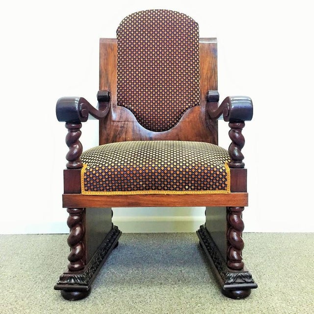 Rare and important beautiful natched Art Decó set of four chairs and one desk chair. It´s made in walnut root and...