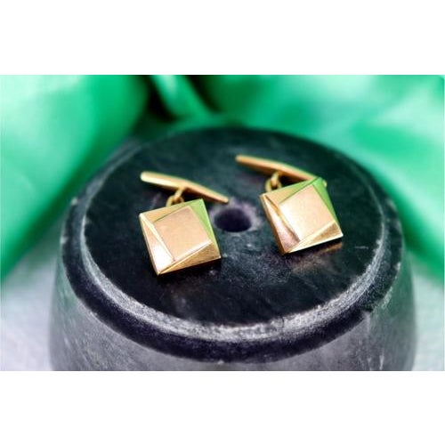 Gold Cufflinks in Square Shape with Geometric Figures, Set of 2 For Sale - Image 3 of 8