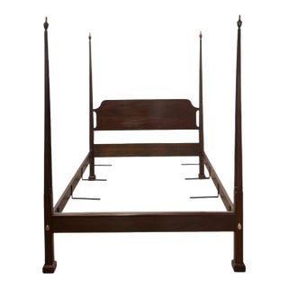 Vintage Henkel Harris Traditional Chippendale Style Solid Mahogany Queen Size Four Poster Pencil Bed For Sale