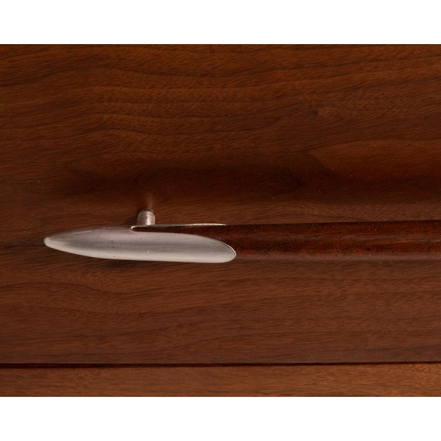 t.h. Robsjohn Gibbings Widdicomb Walnut Spear Handle Five Drawer Chest Dresser For Sale - Image 17 of 18