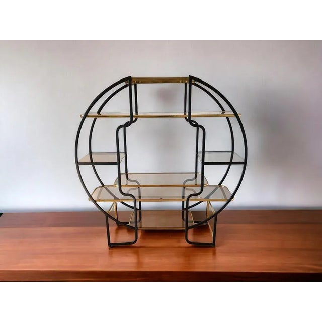 Mid-Century Modern Large Hollywood Regency Round Room Divider Shelf in Black Metal and Brass, 1970s For Sale - Image 3 of 8