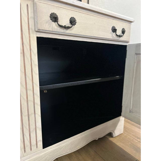 1920s 1920s French Hutch For Sale - Image 5 of 10