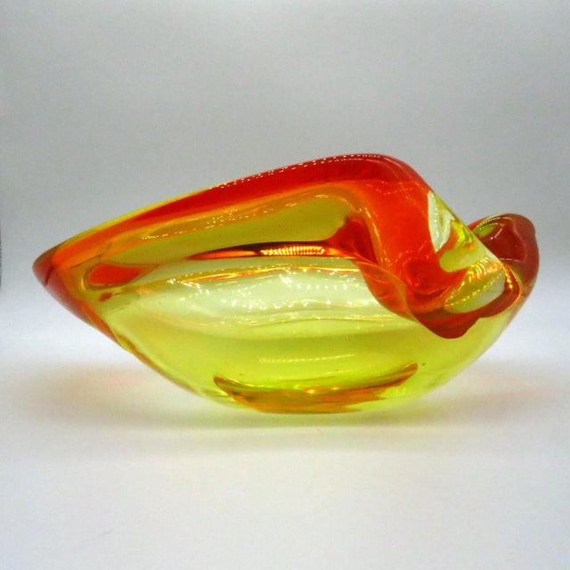 Mid-Century Modern Seguso Chartreuse & Orange Glass Bowl For Sale - Image 3 of 9