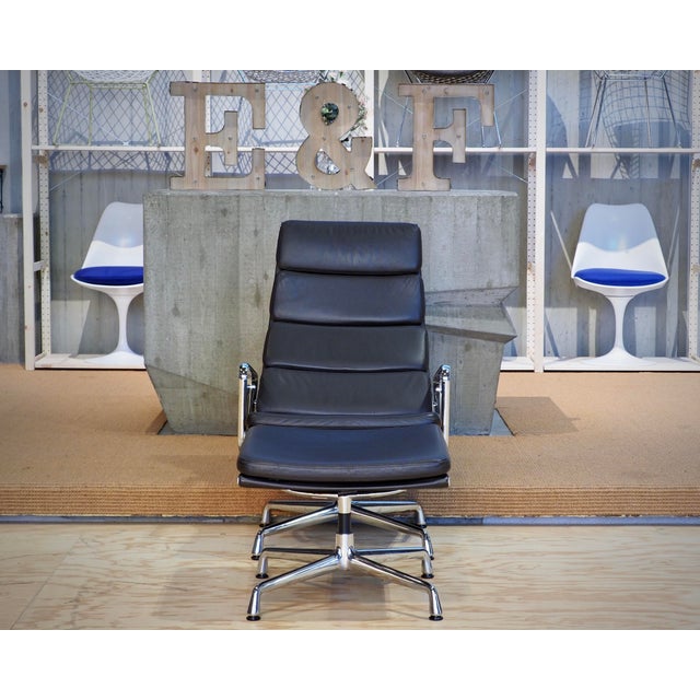 Vitra Set of Soft Pad Lounge Chair and Ottoman by Charles and Ray Eames, 2009 For Sale - Image 4 of 14