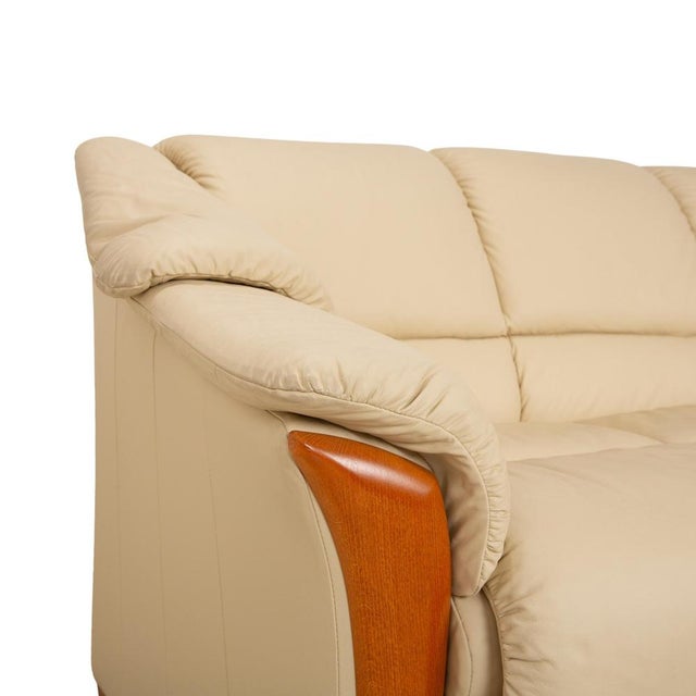 Oslo 4-Seater Sofa in Cream Leather from Stressless For Sale - Image 4 of 14