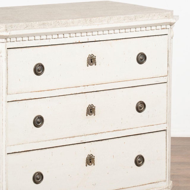 Early 19th Century Swedish Gustavian Chest of Three Drawers For Sale - Image 11 of 15